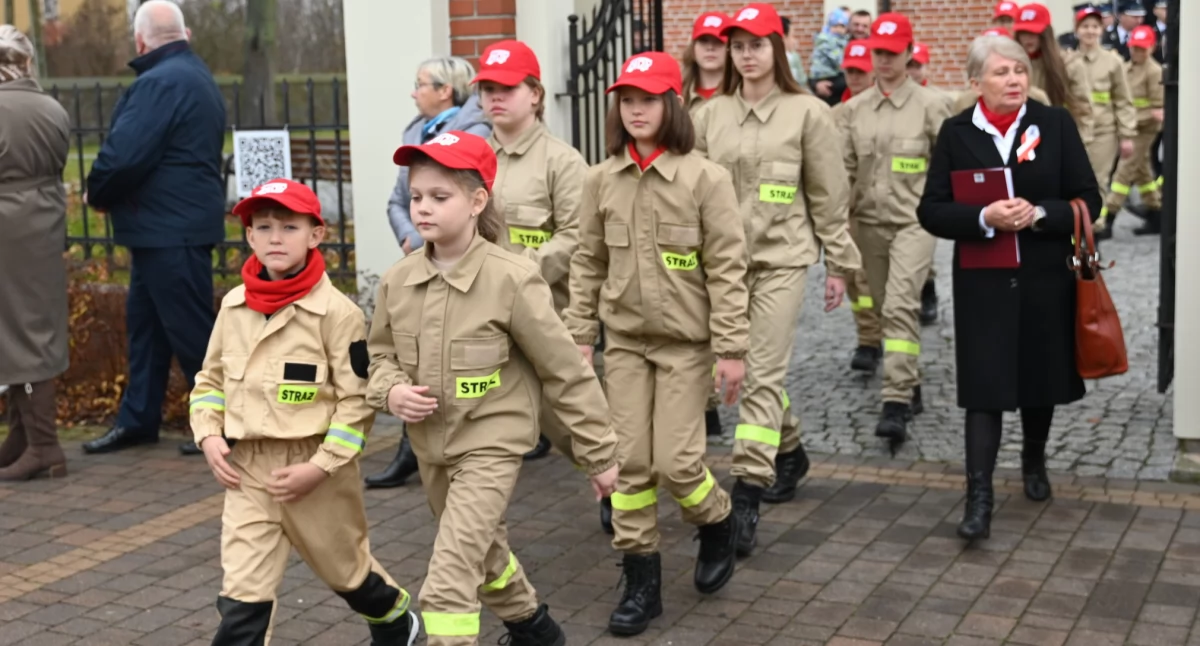 Strażacy na straży pamięci. Uroczyste obchody rocznicy niepodległości w Tuchowiczu 