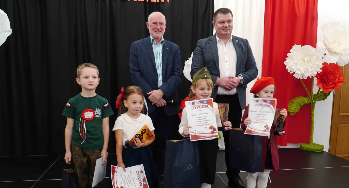 Rozśpiewana Krzywda: „Śpiewamy dla Ojczyzny” poruszyło serca (WIDEO + FOTO) 
