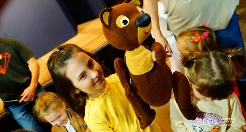   Teatr w Łukowie: Magiczny miód i lalki zbudowane przez dzieci – Pomysł na udany weekend w ŁOK!