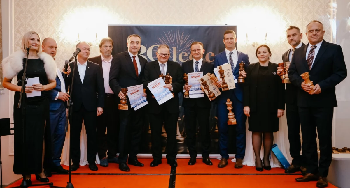 30-lecie Stowarzyszenia Szachpol w Łukowie i nagroda dla prezesa Piotra Piwowarczyka