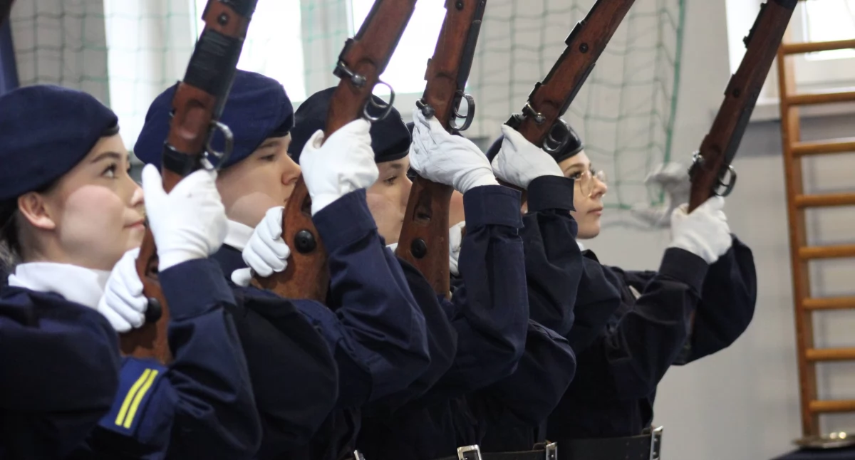 Od przysięgi do musztry: Nowa generacja Kadetów w Radoryżu Smolanym pod okiem Senatora i Starosty
