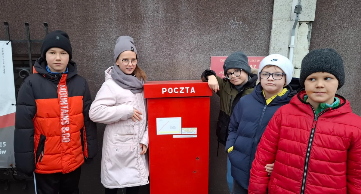 Listy do Mikołaja wysłane! Uczniowie odkrywają tajniki poczty