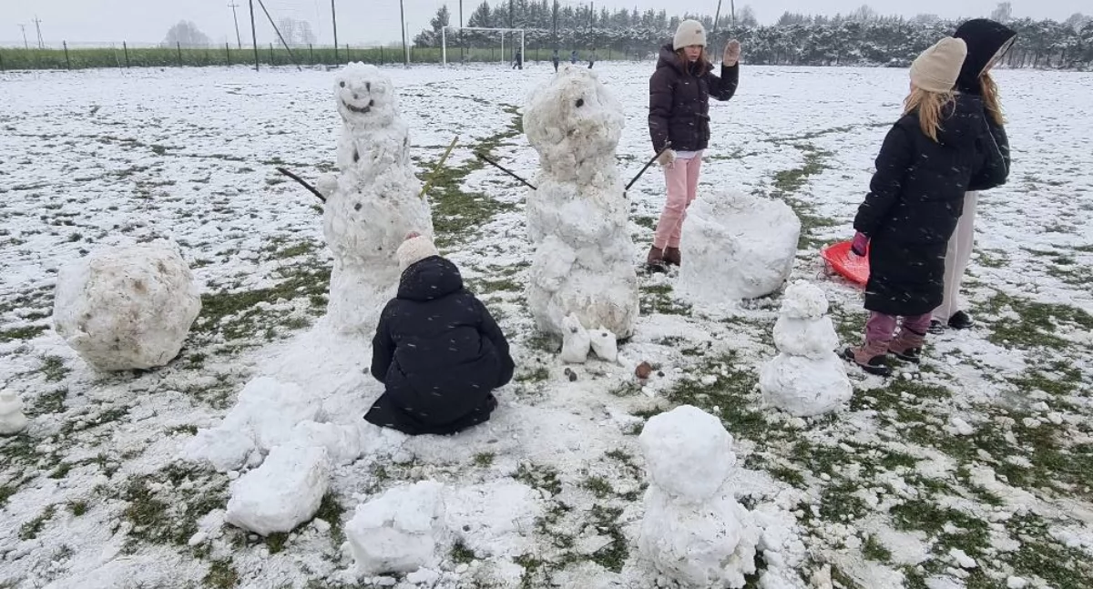 W Tuchowiczu sypie śnieg, ale na pewno nie wieje nudą