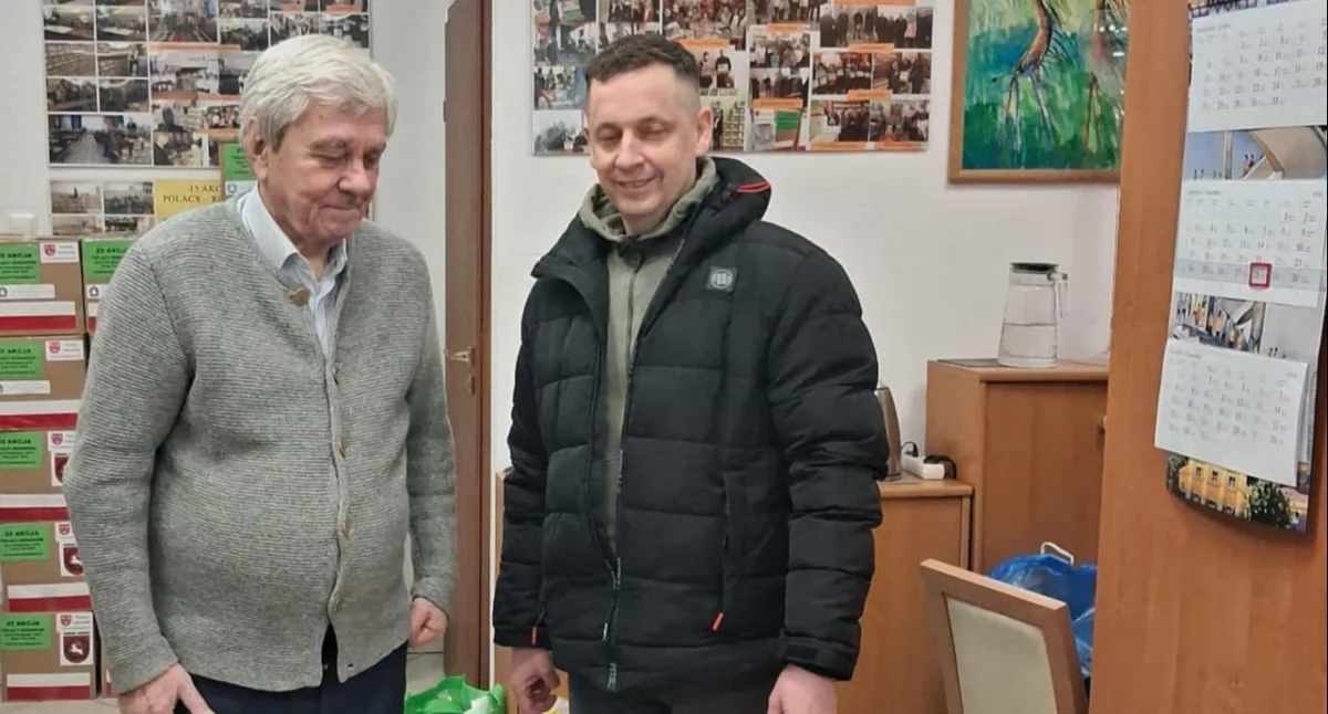 Serce z Kresów: Pracownicy PUP w Łukowie włączyli się w jubileuszową akcję Polacy Rodakom!