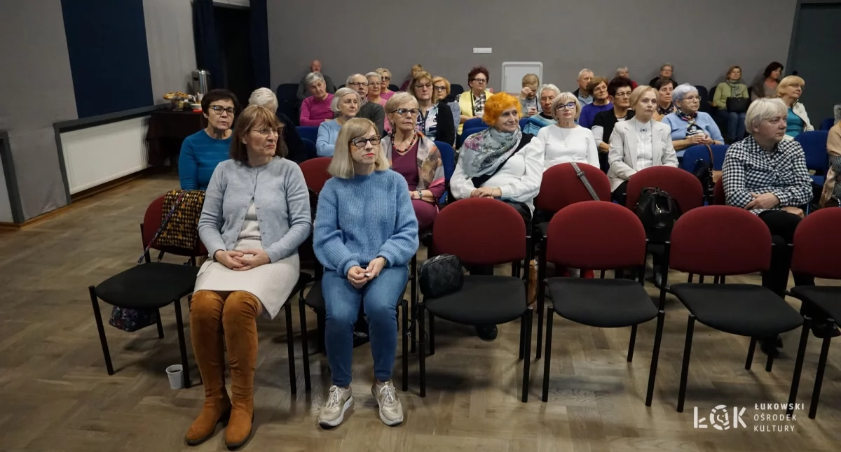 Sztuczna Inteligencja w życiu seniorów: Wykład Profesora Mroczka na Łukowskim UTW