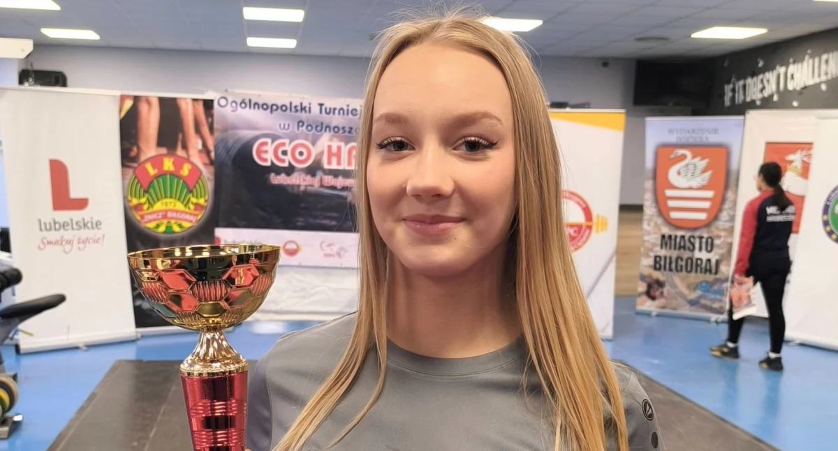 120 KG w dwuboju: Młoda Lena Olender z Olimpijczyka Łuków bije rekordy!