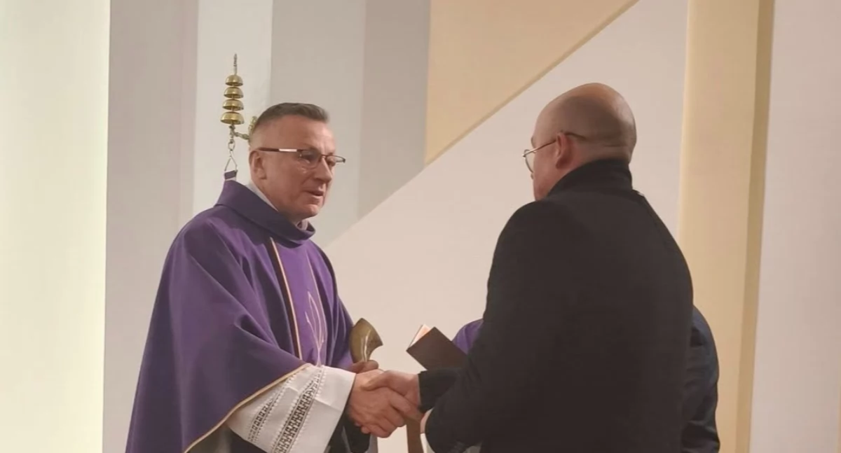 Pamiętają o Ojczyźnie! Msza i kwiaty w Łukowie z okazji rocznicy stanu wojennego: Kto dostał statuetkę od Solidarności?