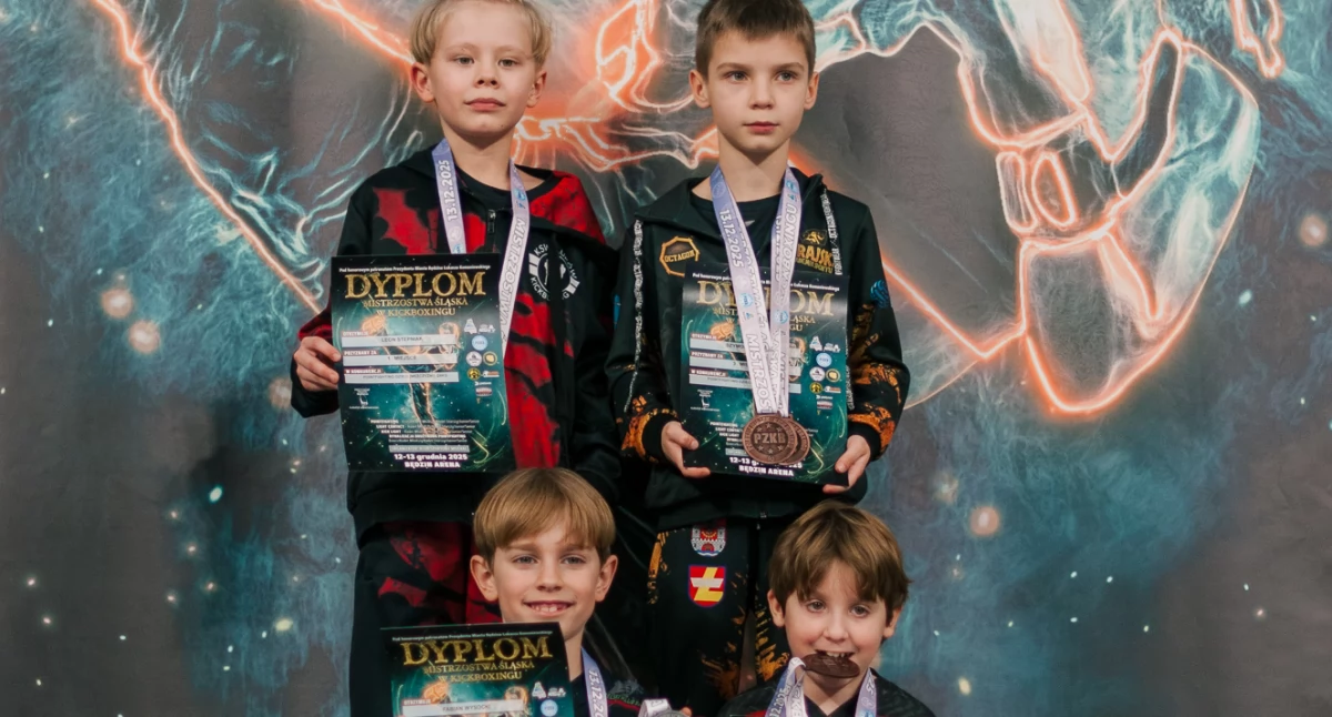 Łukowski Klub Kickboxingu KSW Zgarnął 19 Medali na Mistrzostwach Śląska, Krystian Czerski Najlepszym Dzieciakiem