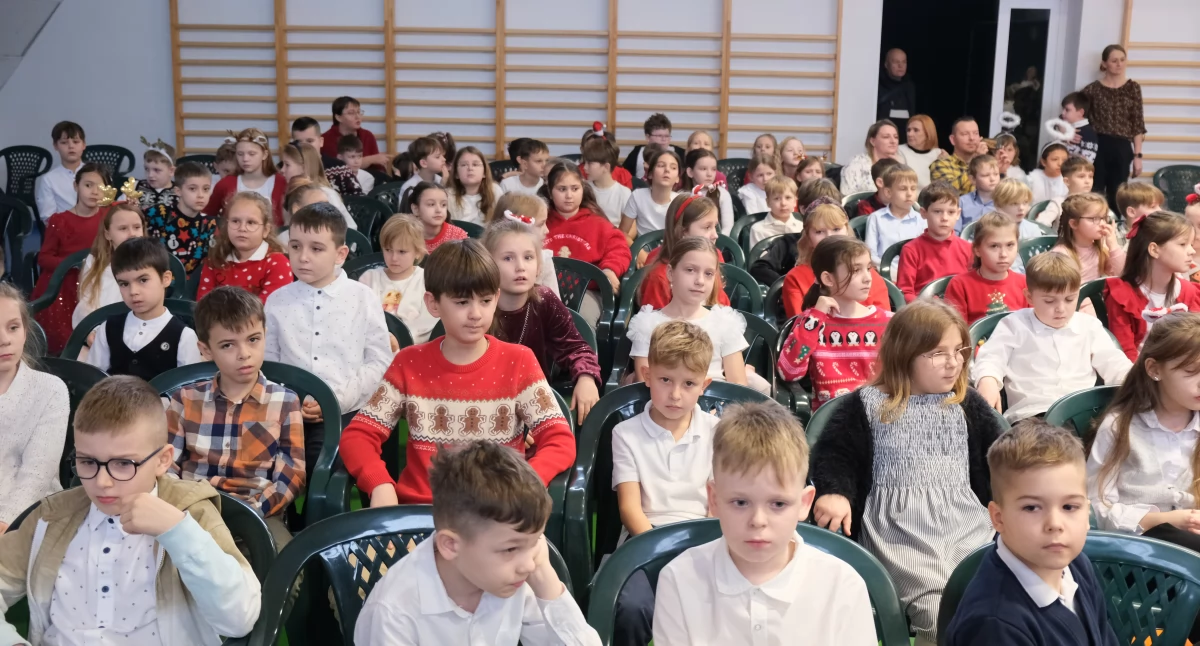 Jasełka w łukowskiej  Czwórce  pokazały, że Boże Narodzenie to pomaganie słabszym i uważność na drugiego człowieka
