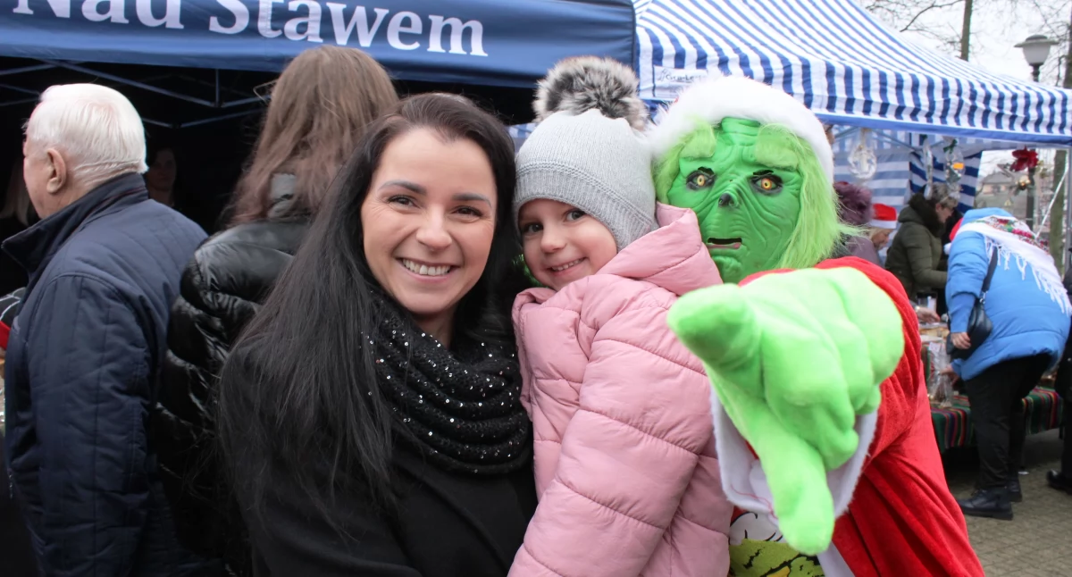 Wielkie serca mieszkańców Stoczka. Relacja z Charytatywnego Jarmarku Bożonarodzeniowego