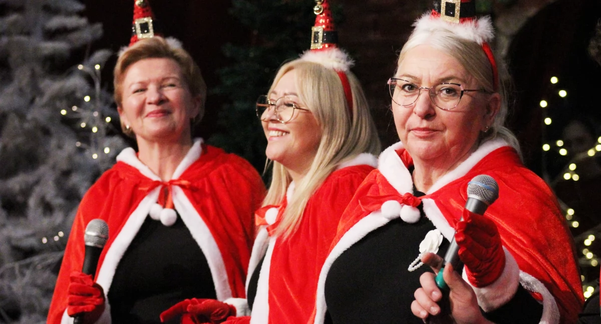 Magia świąt w Starych Kobiałkach. Rodzinne kolędowanie połączyło pokolenia