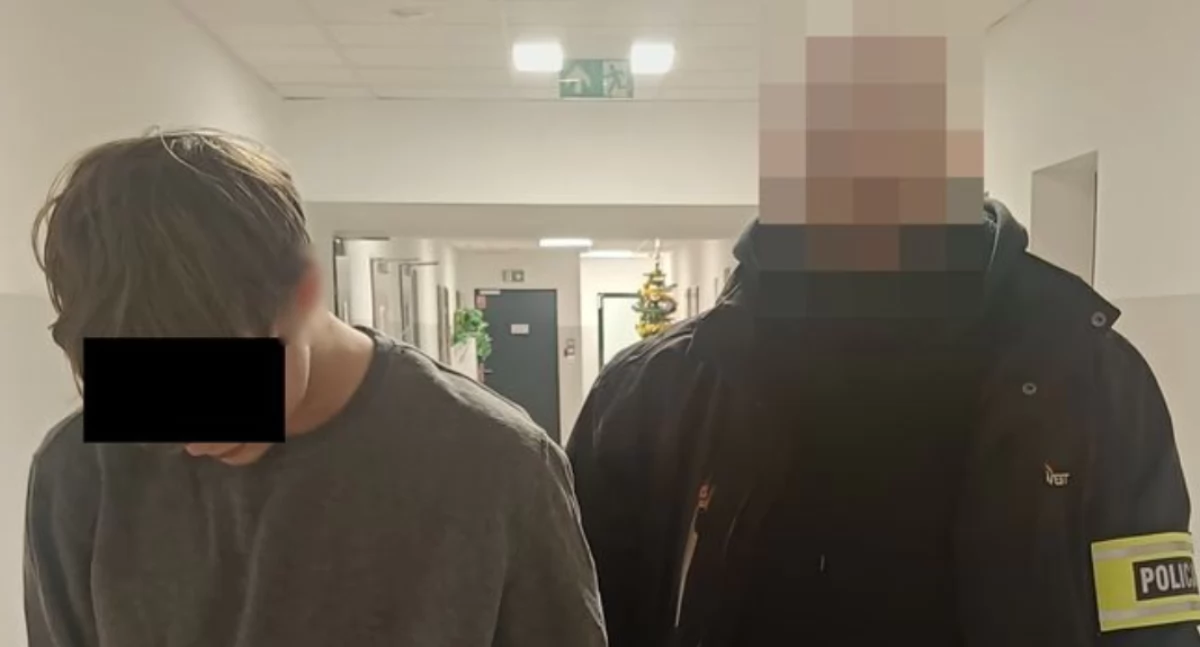 KRWAWA JATKA NA SCHODACH! Nastoletni nożownik dopadł ofiarę pod drzwiami 