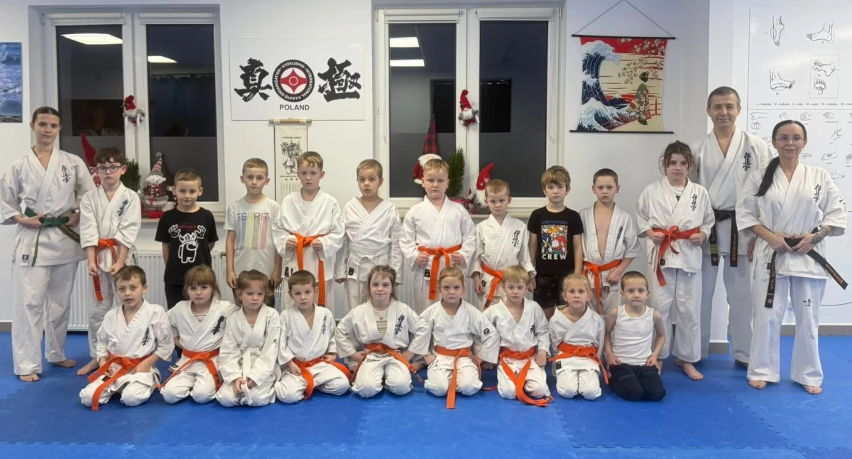  Triumf w Dojo Stanin. Pięćdziesięciu karateków z awansem na wyższe stopnie