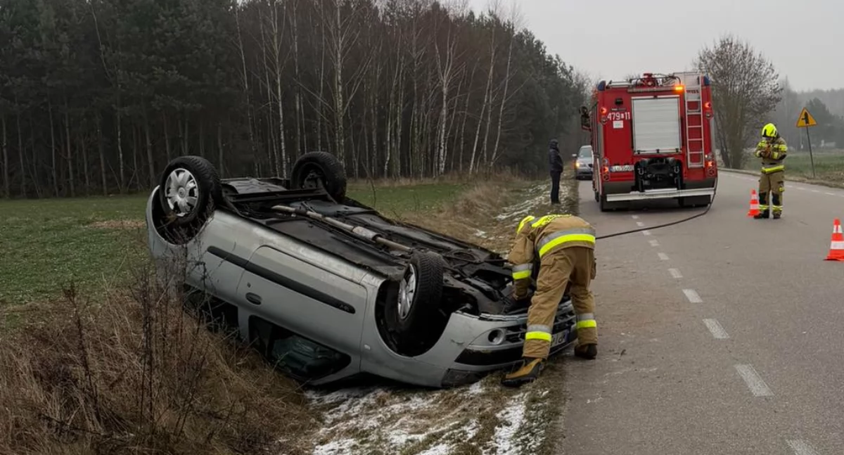 Dachowanie w Szczałbie pod koniec świąt: Służby w akcji ratunkowej