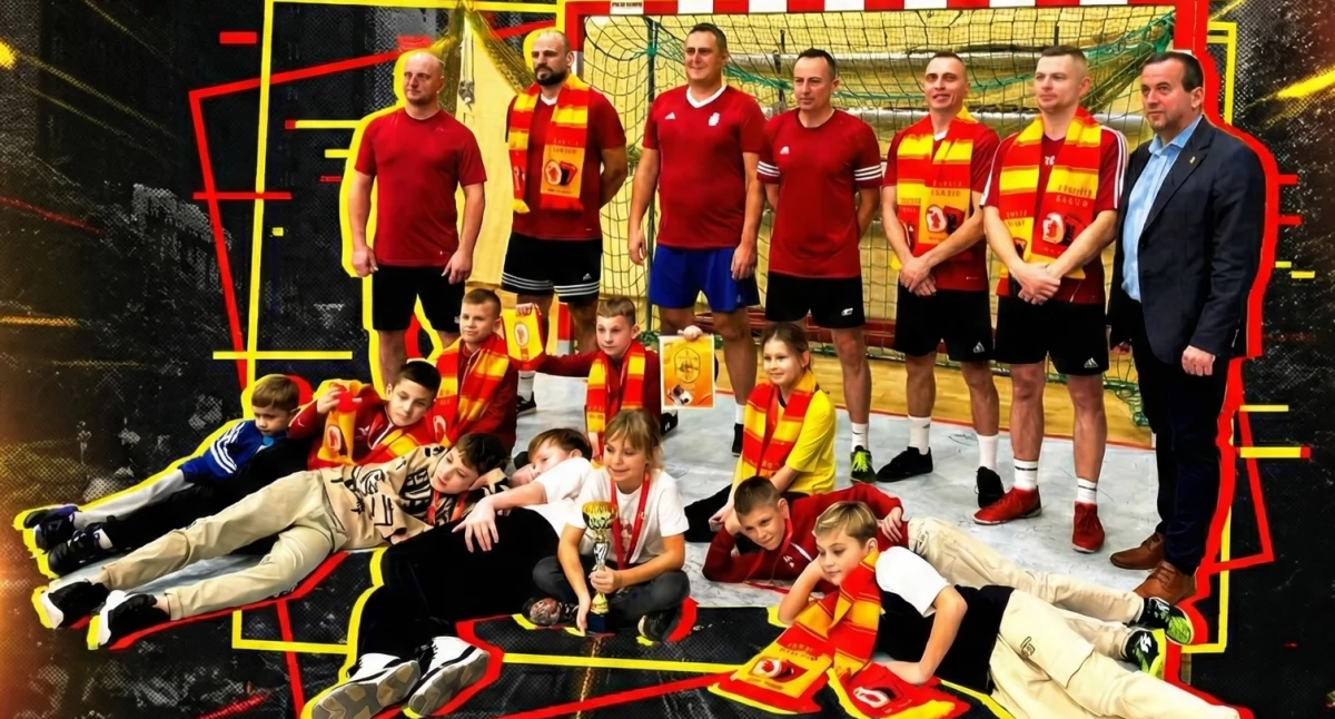 Rodzice na boisko! Wyjątkowy mecz w łukowskiej Jedynce