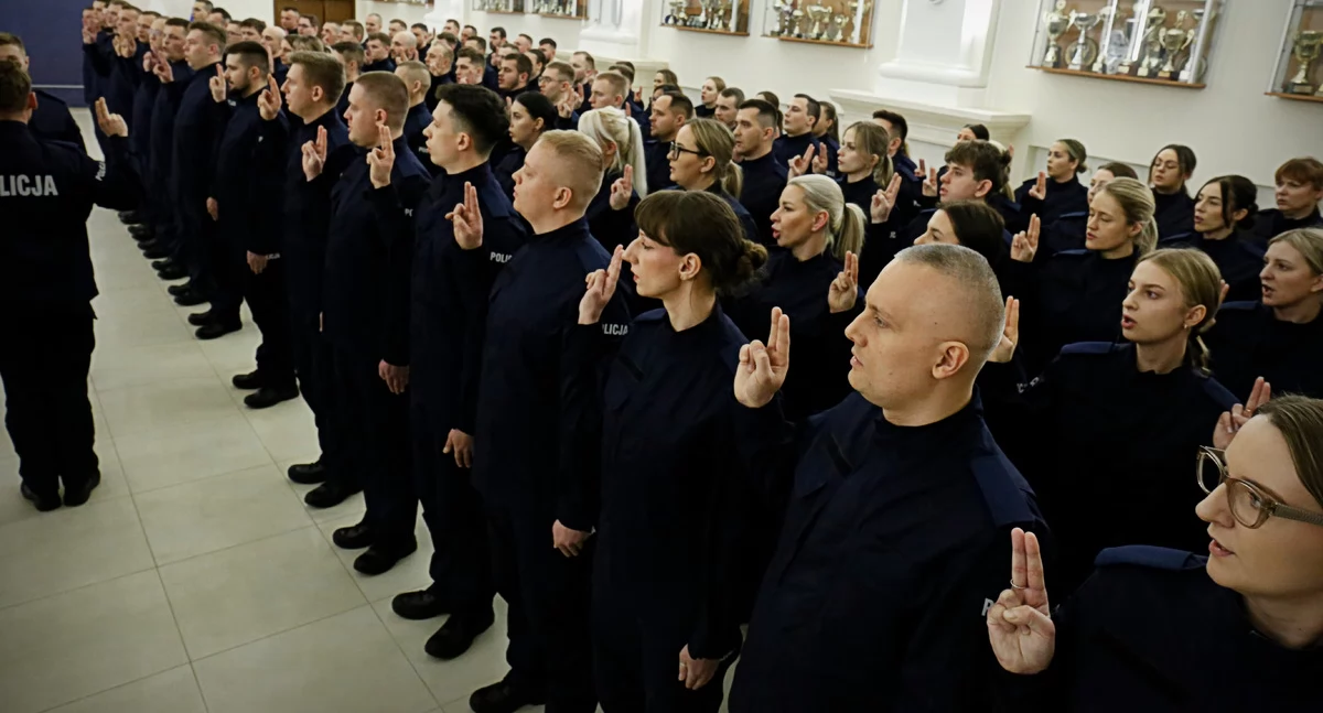 109 nowych mundurowych, a wśród nich absolwenci Zespołu Szkół im. Władysława Tatarkiewicza w Radoryżu Smolanym 