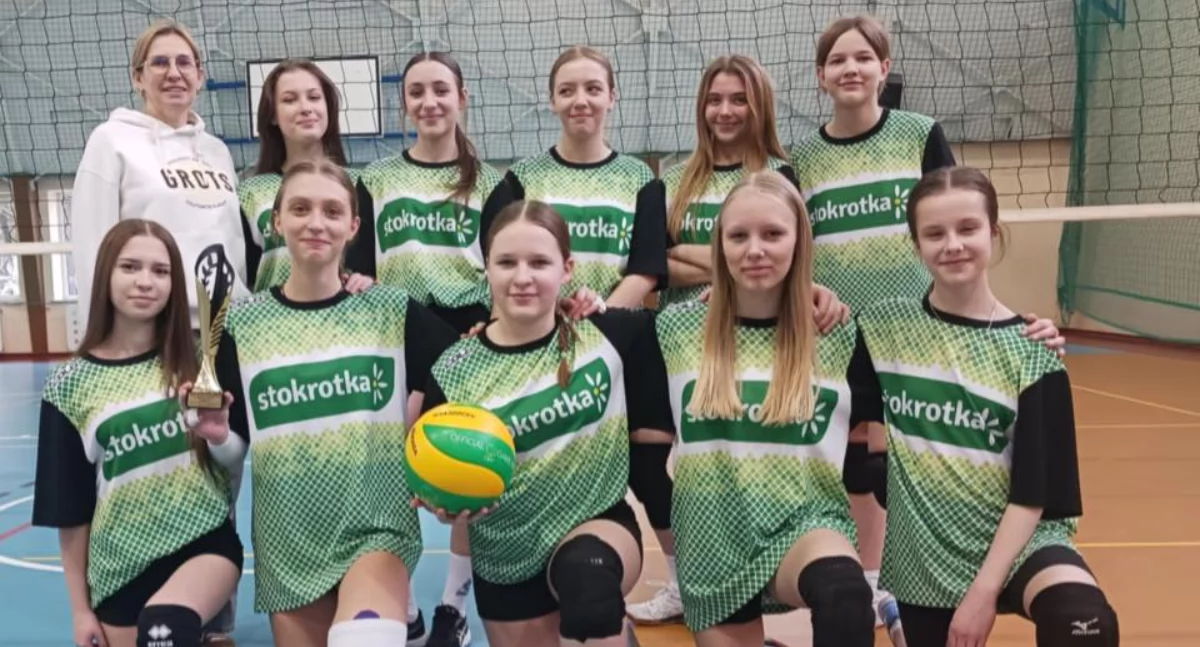 Zespół Szkół w Wojcieszkowie mistrzem powiatu w siatkówce