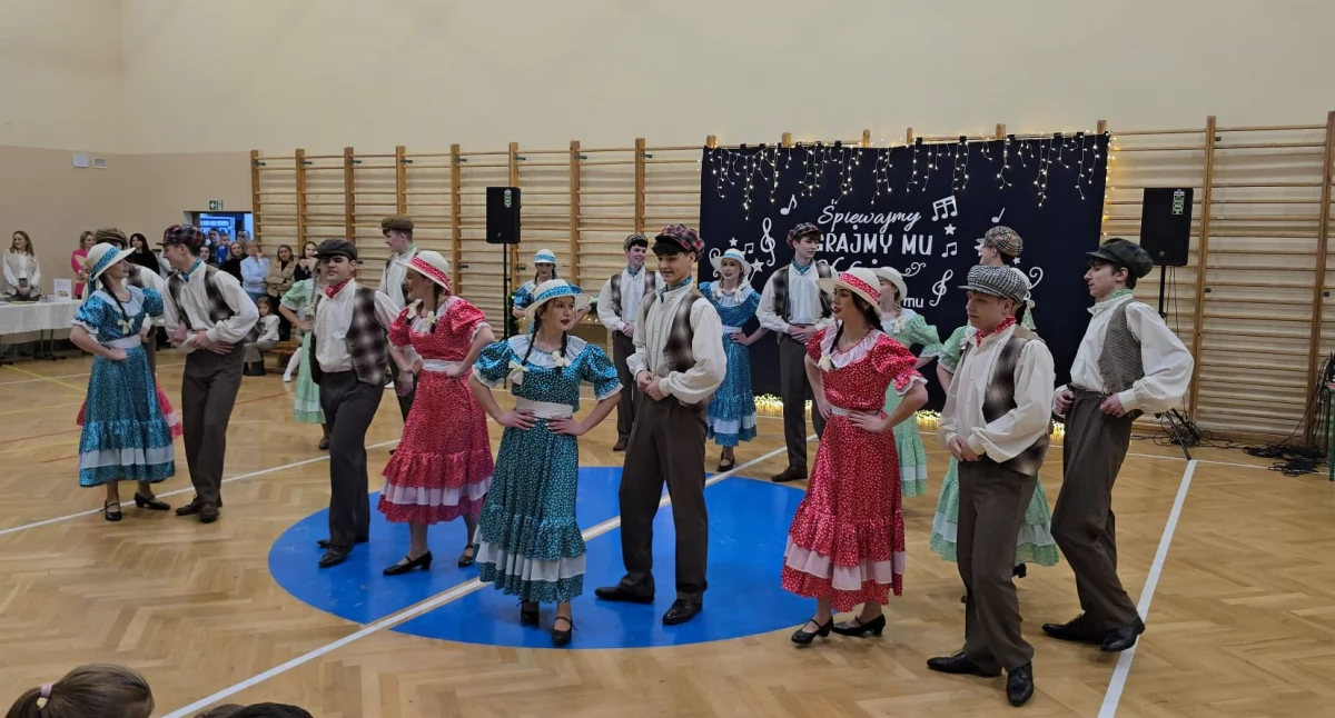   Łukowiacy zachwycili mieszkańców Mysłowa podczas występu w szkole podstawowej