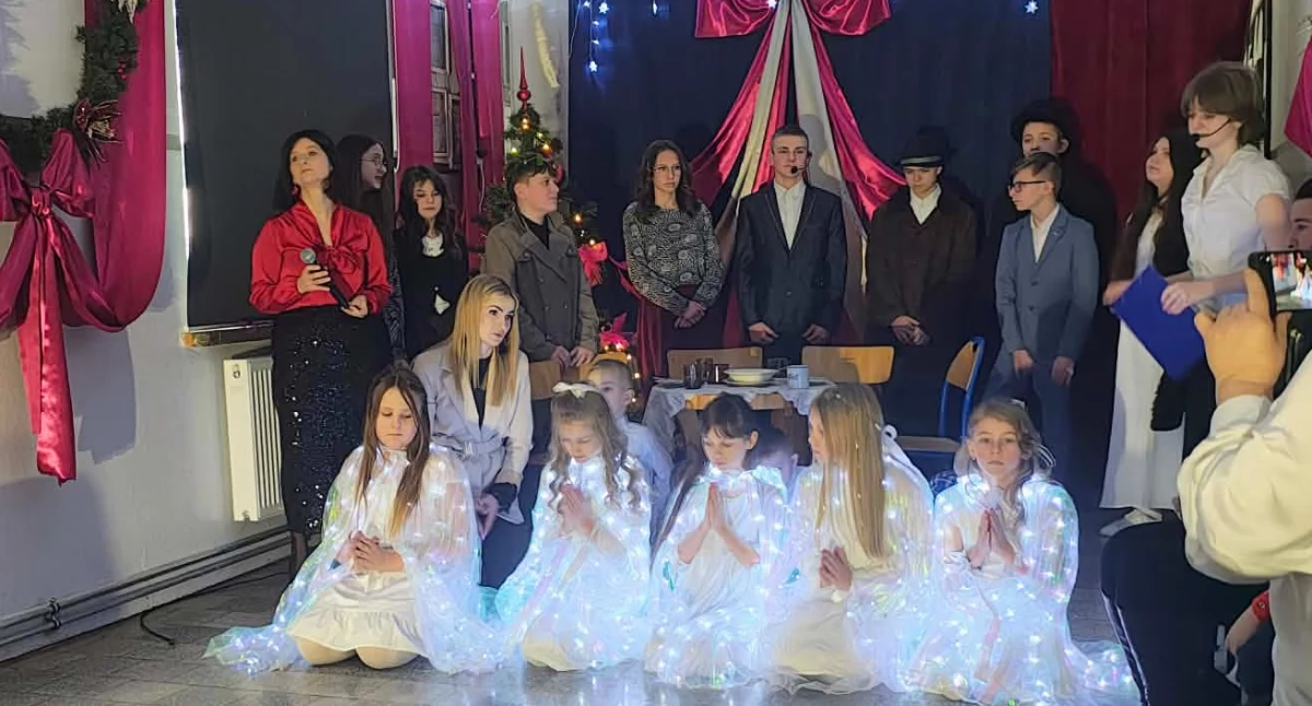 Magiczny wieczór w Siedliskach. Dziadkowie nie kryli łez wzruszenia! (FOTO + WIDEO) 