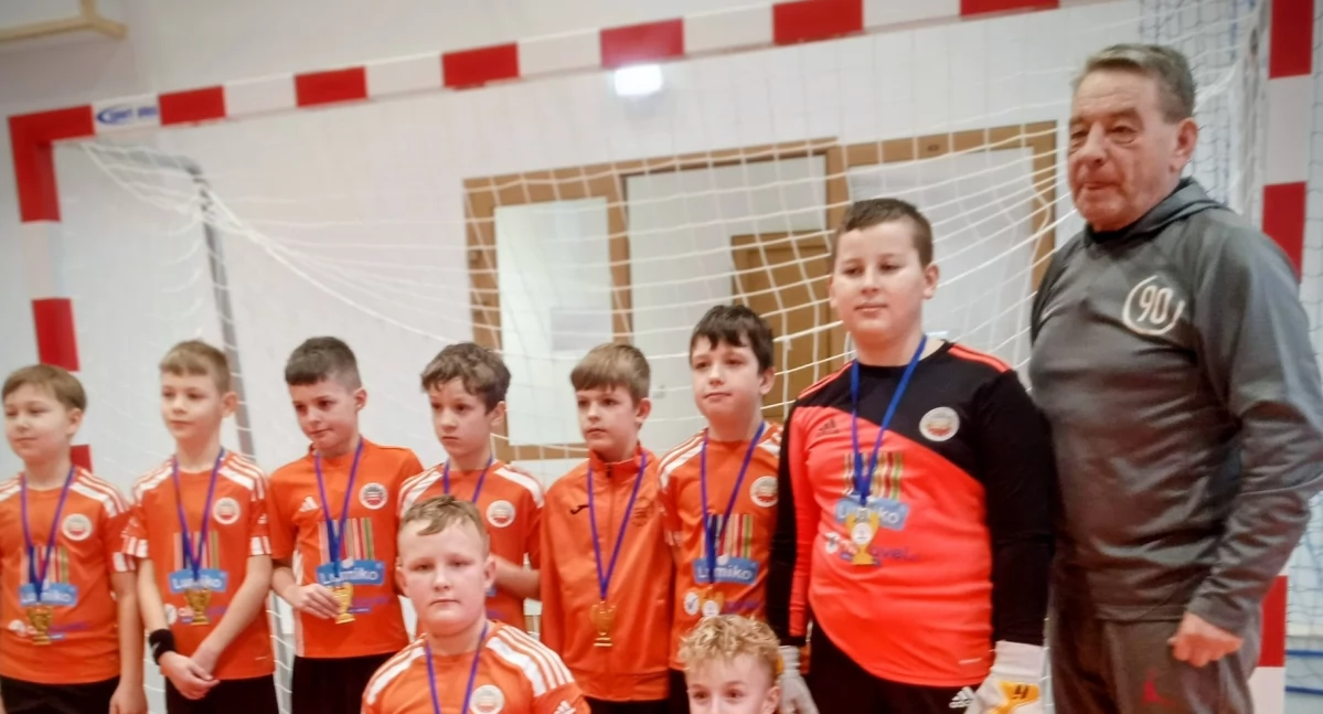 Nikt nie strzelił im gola! Zobacz, jak Amplus Łuków rozbił rywali w finale
