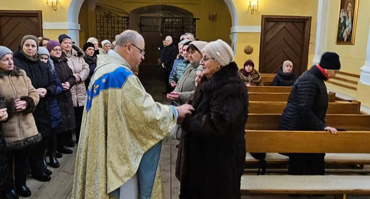 Kościół w Jeleńcu przejdzie remont: Powiat Łukowski przyznał 50 tysięcy złotych na nową podłogę i ogrzewanie.