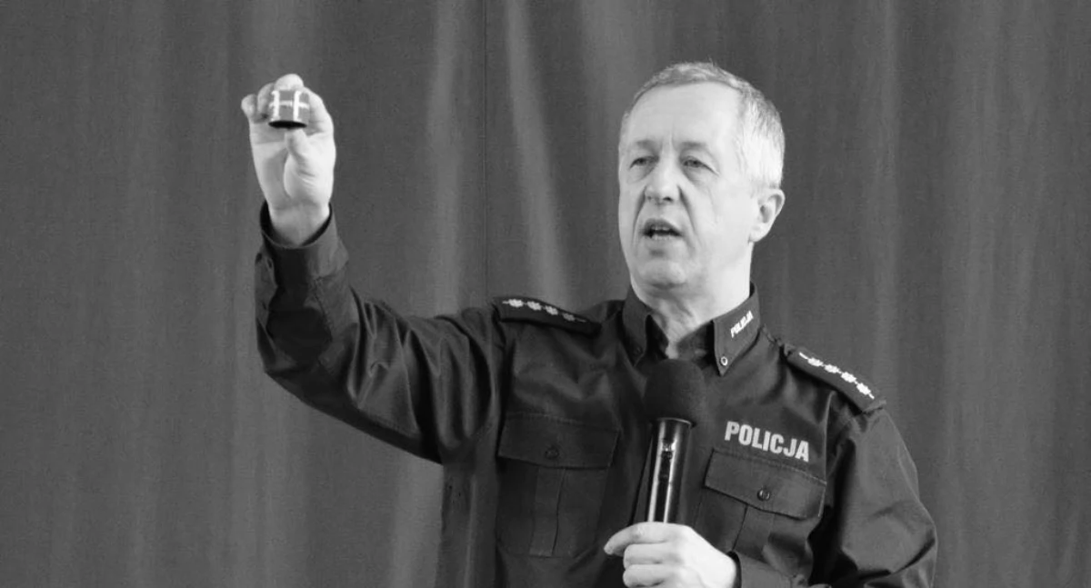 Zmarł aspirant Janusz Cabaj. Koledzy z komendy żegnają przyjaciela! 