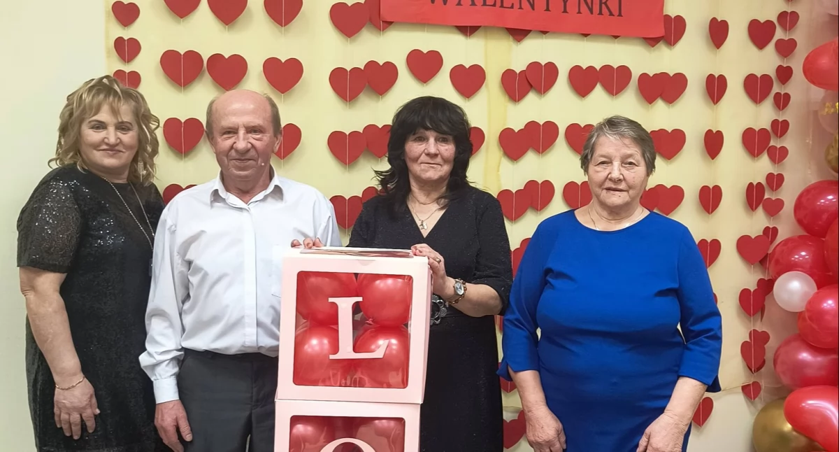Tego jeszcze nie widzieliście! Seniorzy z gminy Łuków opanowali parkiet