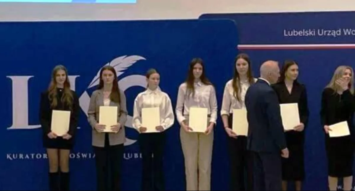 Oto najzdolniejsi uczniowie w powiecie! Zobacz, kto dostał pieniądze od premiera (79 znaków)