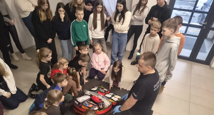 Bezpieczne ferie w Starej Róży. Eksperci z Warszawy szkolili najmłodszych