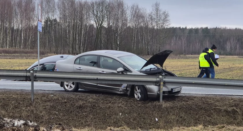 Huk, wezwane służby i karetka na sygnale. Co stało się w Zalesiu?