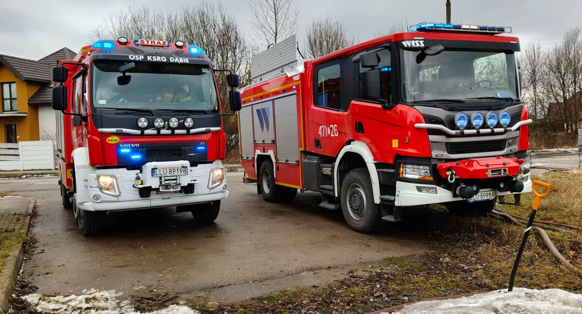 OSP Dąbie i strażacy z Łukowa walczyli z wodą w mieście