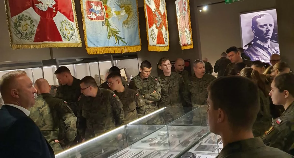 Żołnierze z Żelaznej Dywizji w Woli Gułowskiej: Niezwykła lekcja historii