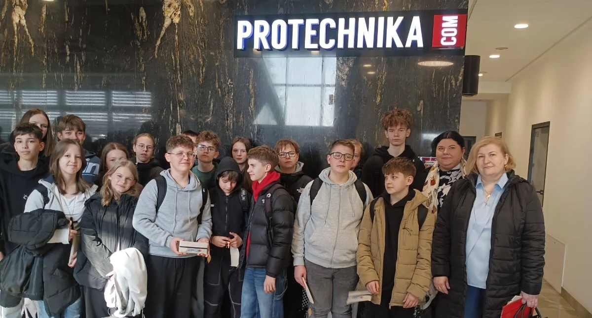Łuków: Uczniowie klas siódmych odwiedzili firmę Protechnika. Będą nagrody!