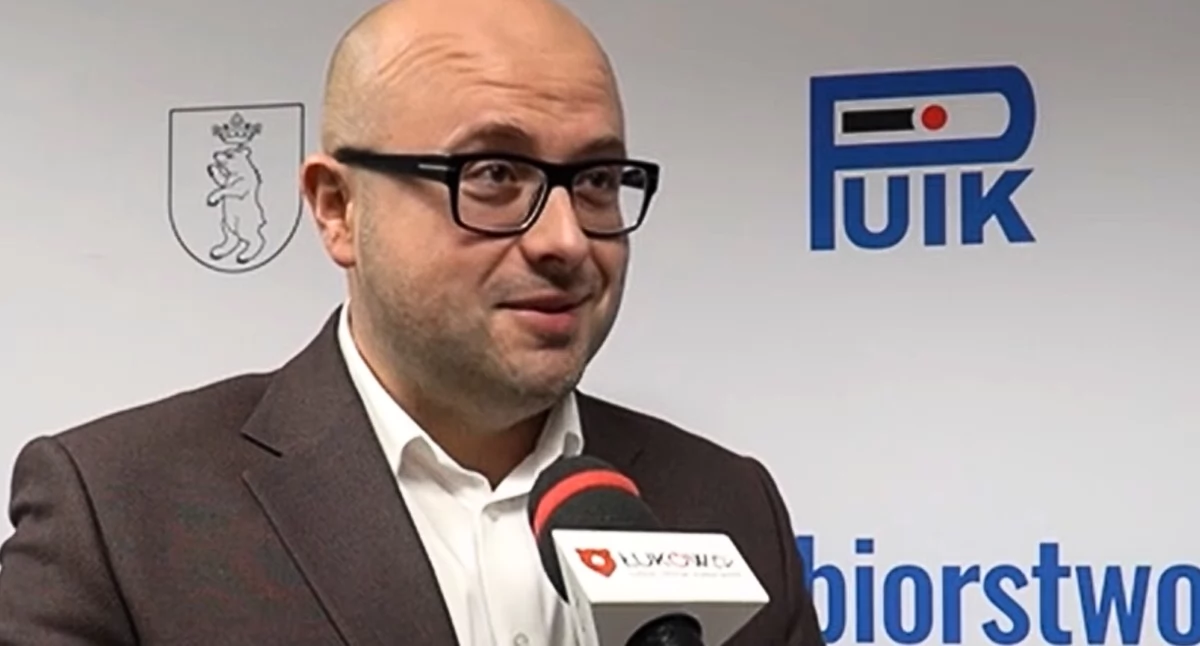 PUIK planuje duże zakupy. W Łukowie pojawi się nowa paczkowarka wody i traktor 