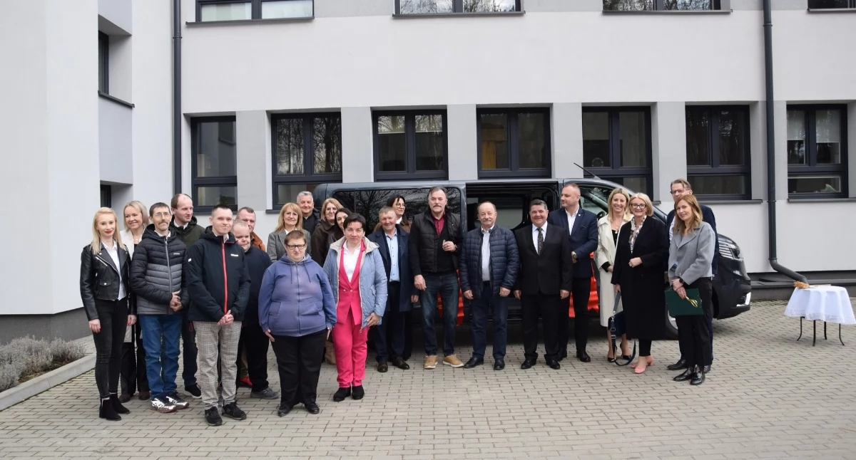 Nowy bus dla niepełnosprawnych w Stoczku Łukowskim już służy pasażerom