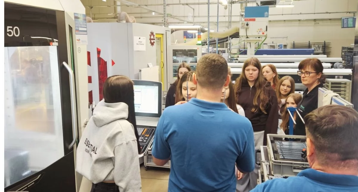 Technik w Akcji: Uczniowie z Łukowa i okolic sprawdzają, jak wygląda praca w znanych firmach