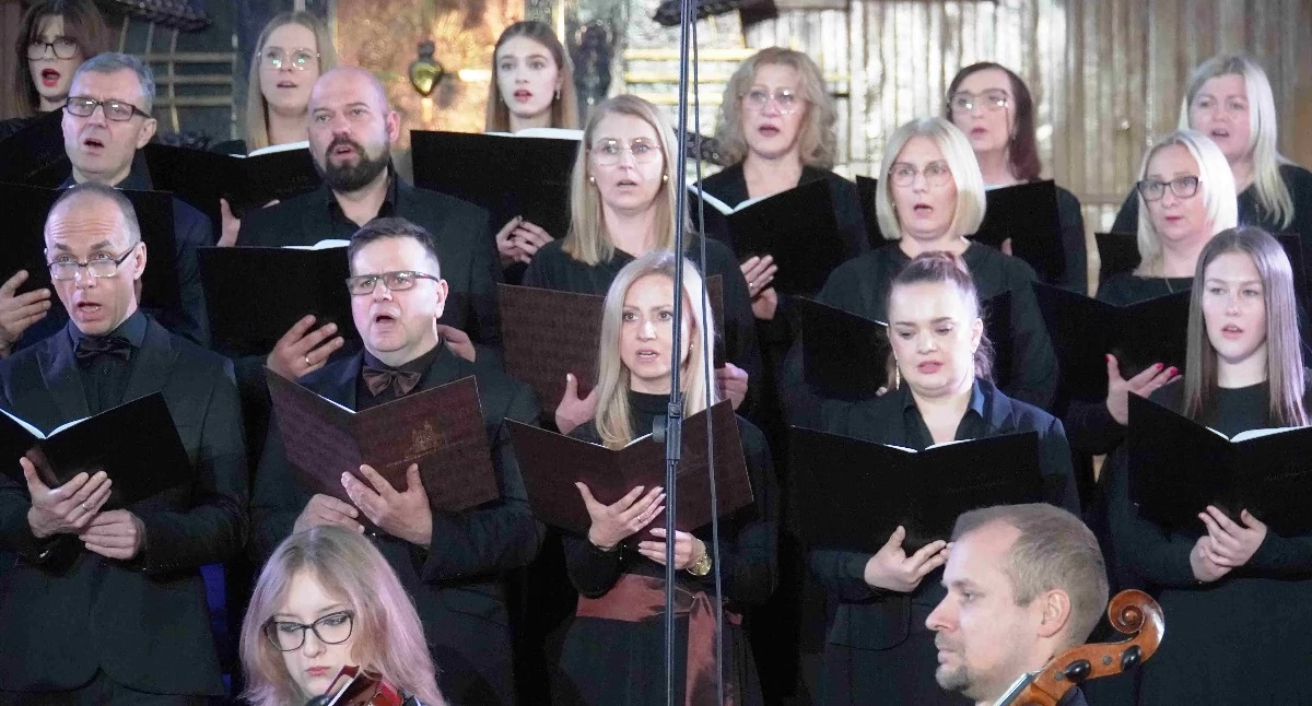 Koncert Stabat Mater w Staninie poruszył mieszkańców (FOTO + WIDEO)