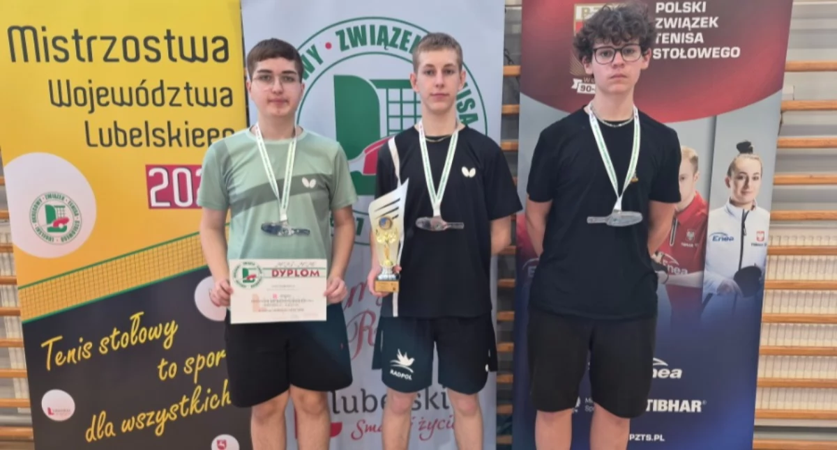 Ale powalczyli! Młodzi tenisiści z Dębowicy wrócili z pucharami