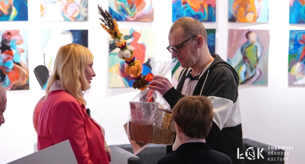 Sebastian Baran w Łukowie. Wieczór poezji w galerii PROwizorium (GALERIA)