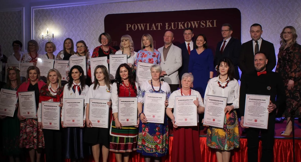 Klimki żyją tradycją podczas trzeciego kongresu gospodyń wiejskich. Koncert MEJK! (WIDEO)