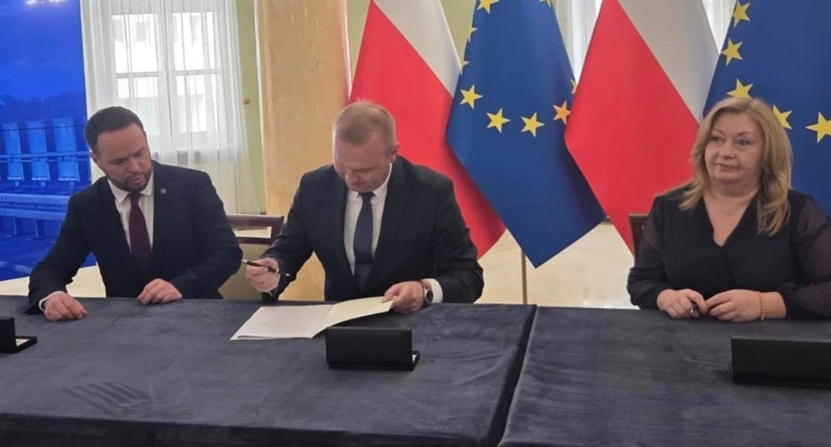 Koniec z dziurami w gminie Adamów? Sprawdź, które drogi idą do remontu!