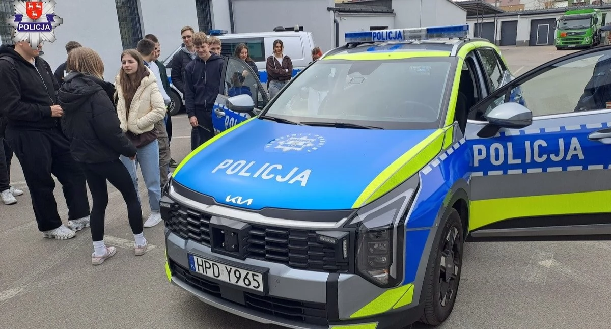 Uczniowie Zespołu Szkół nr 2 poznają świat policyjnej służby w Łukowie