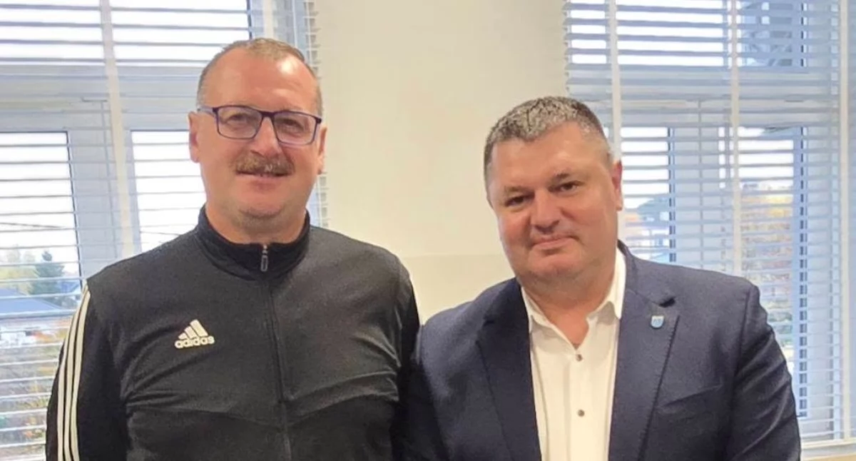  Futbolowa elita w Hucie Dąbrowie. Certyfikacja PZPN potwierdza: Tu szkolą najlepiej w powiecie!