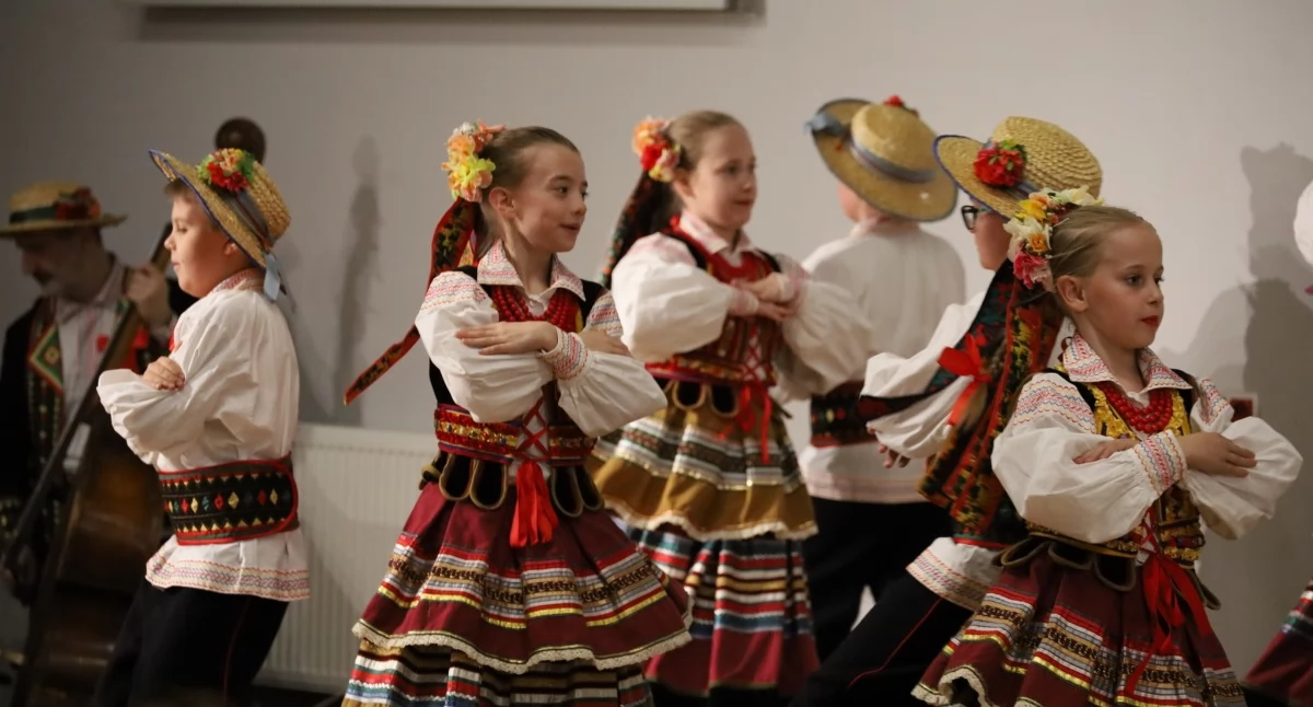 Polscy i słowaccy artyści na scenie w Łukowie. Jubileuszowy koncert „Łukowiacy swojemu miastu”