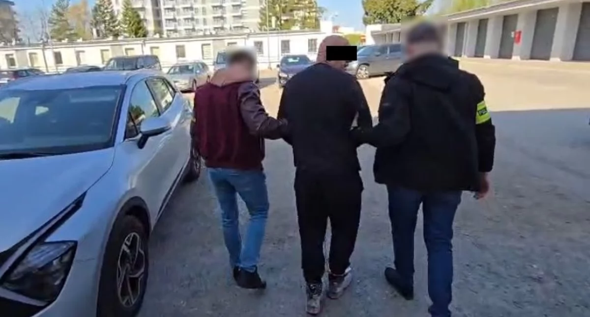 Koniec wolności na parkingu. „Łowcy Głów” dopadli zbiega z belgijskiego więzienia (WIDEO)