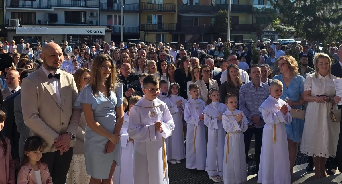 Wzruszające chwile w parafii NMP Matki Kościoła. Pierwsza Komunia Święta oczami naszych mieszkańców