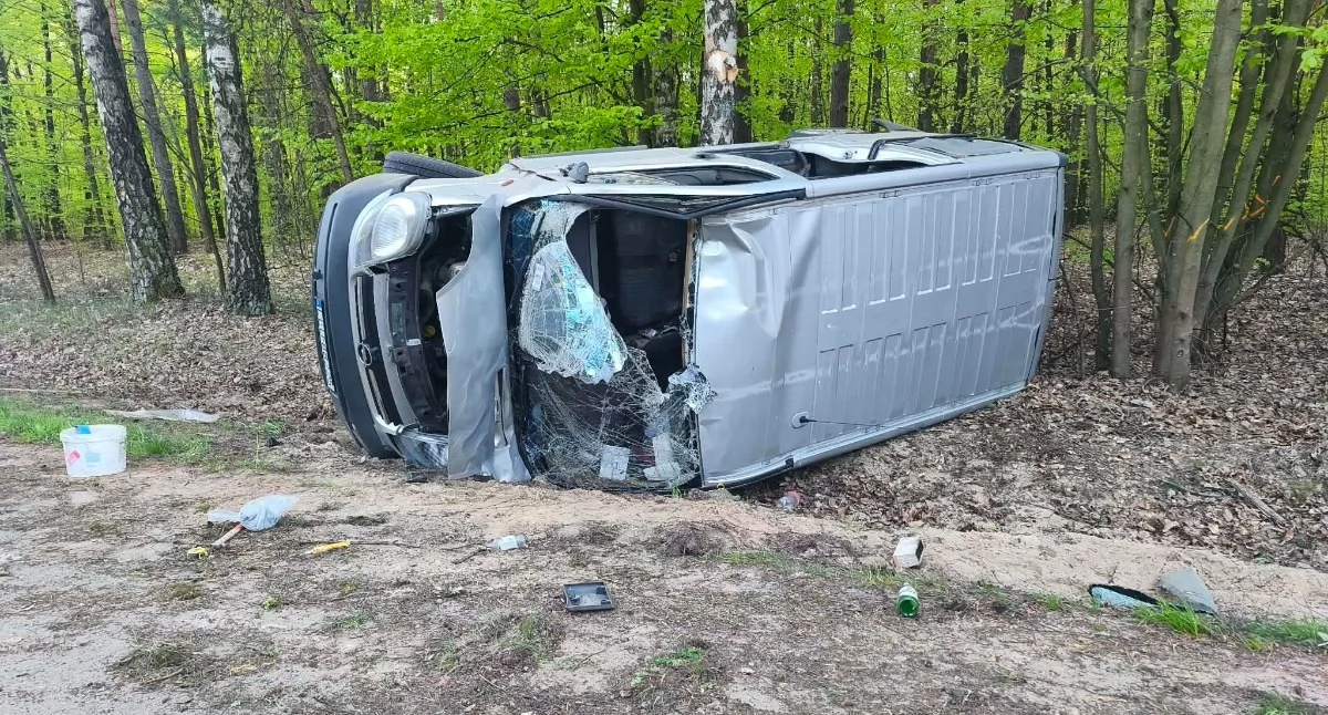 ALARM! Rozbite auta i ranni pod Adamowem. Strażacy ratowali poszkodowanych na trasie do Krzywdy