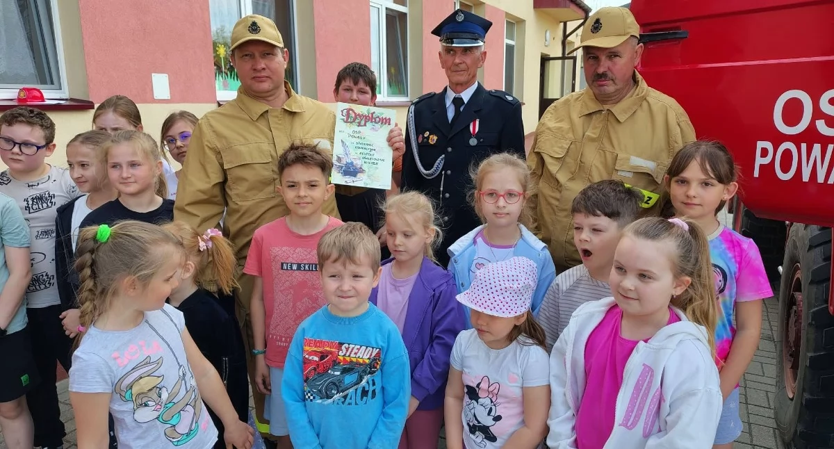 Strażacy z Powały odwiedzili uczniów w Kisielsku (GALERIA) 