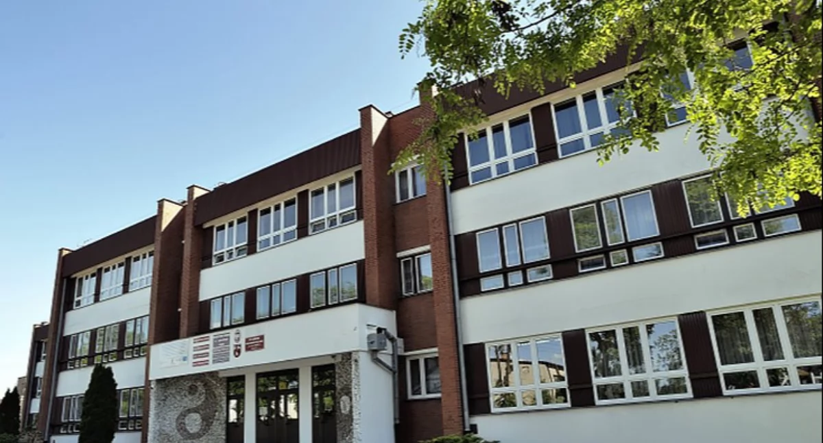 Wsparcie dla łukowskich szkół: Nowe laboratorium i fundusze dla „Medyka”
