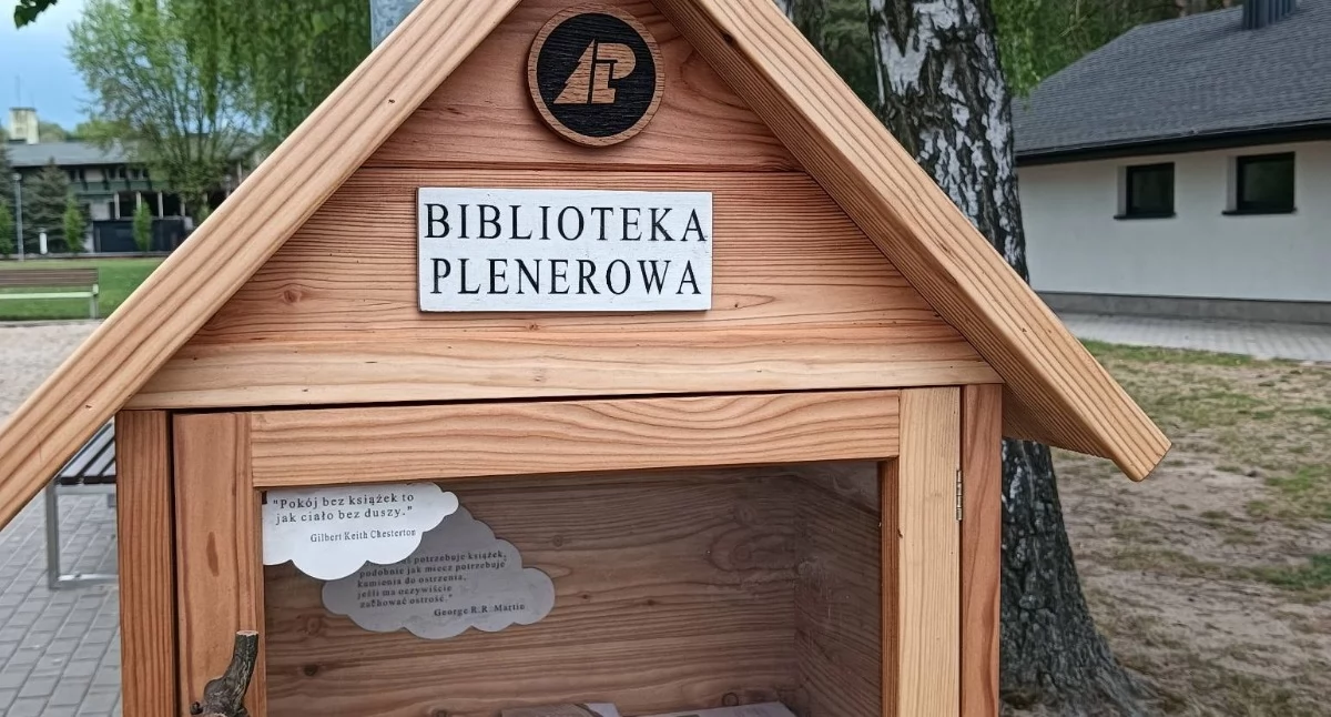 W Łukowie stanęła leśna biblioteczka. Wspólna inicjatywa leśników i OSiR-u